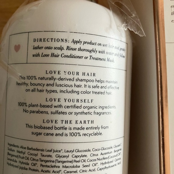 BUNDLE of LOVE revitalizing shampoo (12 oz) & nourishing treatment mask (6 oz) - Picture 2 of 3